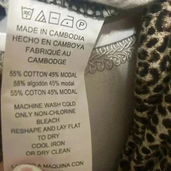 Michael Kors Leopard Print Blouse. Size Large. - Picture 3 of 4